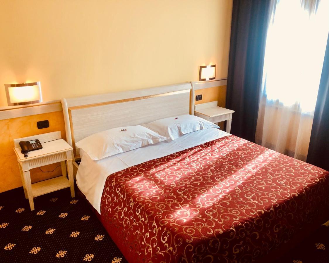 Motel Malpensa Inn & Hotel-Airport Казе Нуове Екстериор снимка