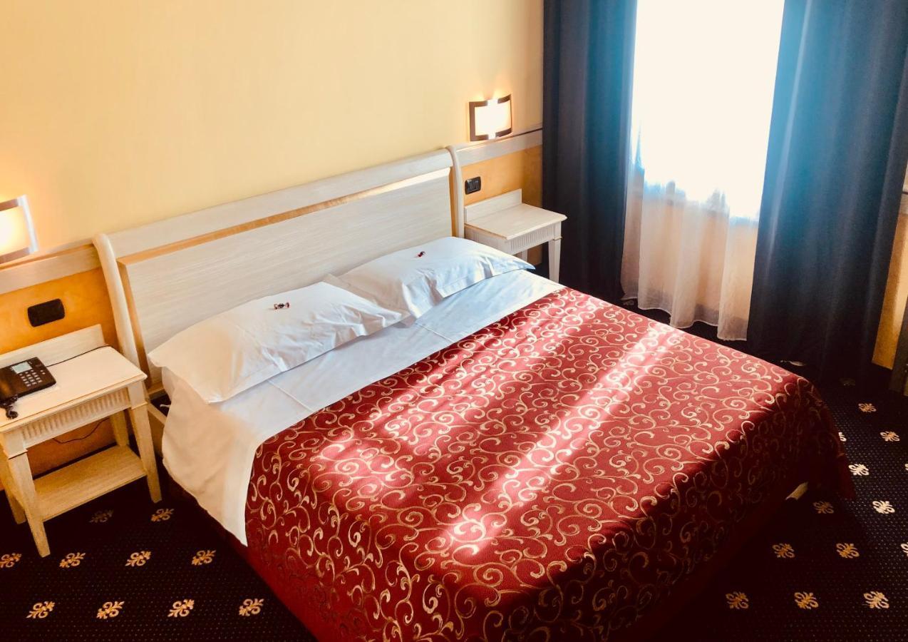 Motel Malpensa Inn & Hotel-Airport Казе Нуове Екстериор снимка