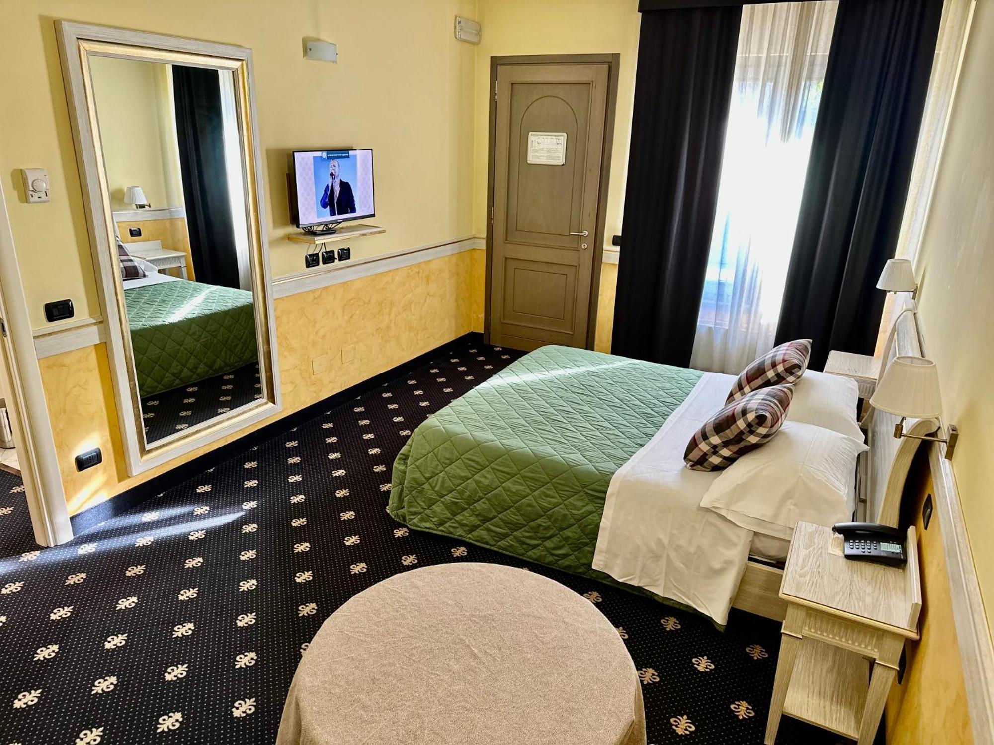 Motel Malpensa Inn & Hotel-Airport Казе Нуове Екстериор снимка